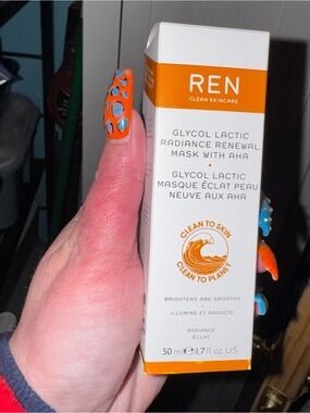 Radiance renewal mask